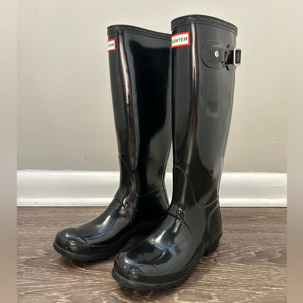 SOLD Hunter Women's Original Tall Rain Boot Glossy Black Women's Size 6